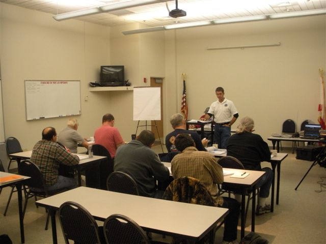 General Class March 2010 005.jpg - JTRG's first and very successful "General Upgrade" class. Bert Moreschi-AG4BV and Kevin Jackson-W4JKJ teaching the class.